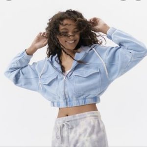 BLUE nwot UO yogi zipup cropped hoodie